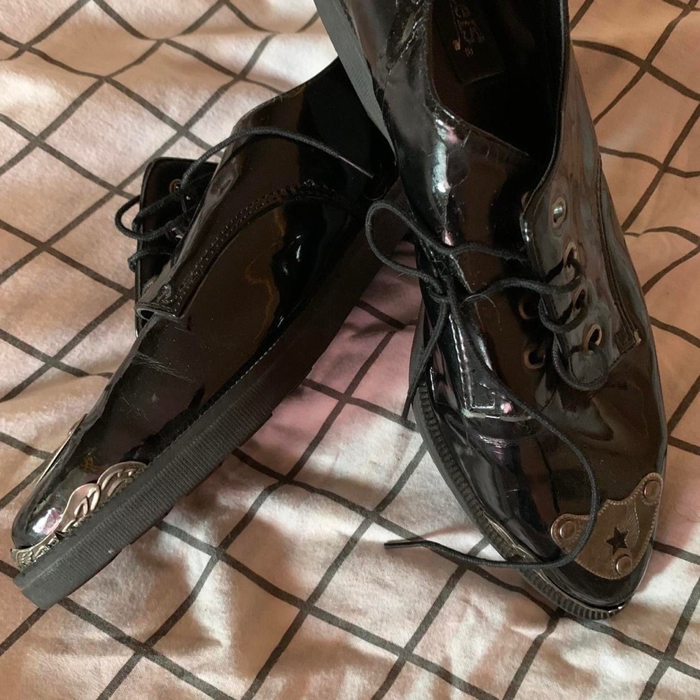 coasters western oxford shoes with silver embellishments